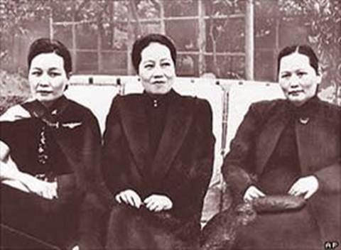 Theo quan điểm thứ ba, Hoa kiều tại New York từng đồn đoán, Tống Mỹ Linh đã mua sẵn cho mình một phần mộ tại đây để làm nơi an táng cho mình sau khi nhắm mắt xuôi tay.