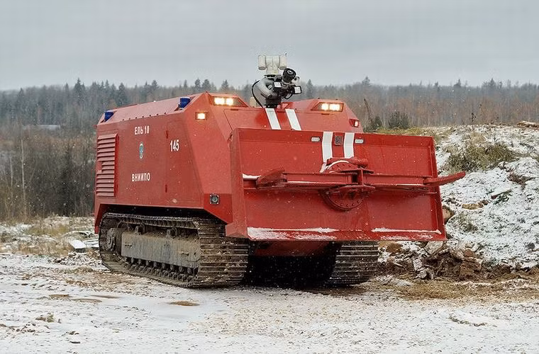 Xe bánh xích cứu hỏa.