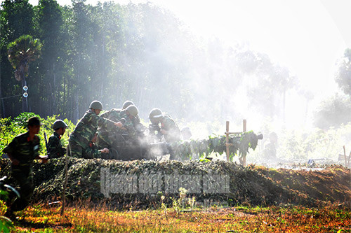 Lữ đoàn Pháo phòng không 226 (Quân khu 9) được giao nhiệm vụ tiêu diệt mục tiêu bay thấp trong diễn tập.