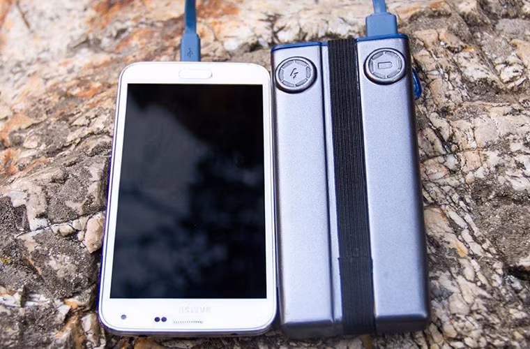 Đây có thể xem là một bước tiến lớn dành cho người dùng smartphone thường xuyên phải đi ra ngoài nhiều.