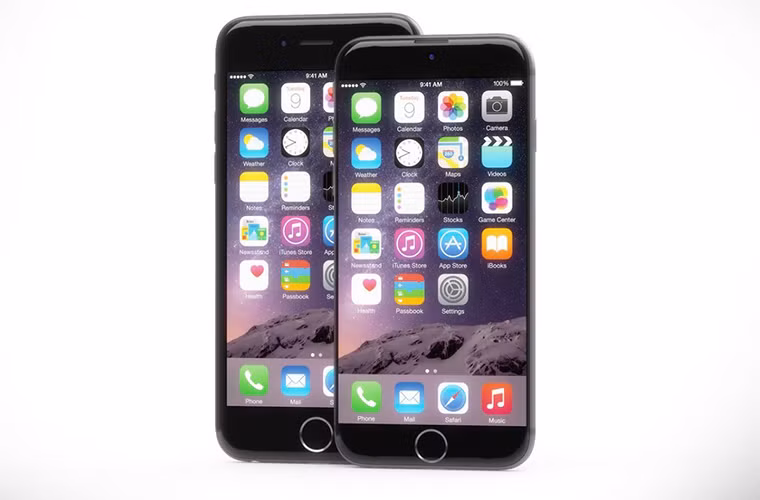 iPhone 6 (trái), thiết kế ý tưởng cho iPhone 7 (phải) - Bằng cách làm cạnh trên và cạnh dưới của iPhone nhỏ hơn kết hợp sử dụng một màn hình tràn cạnh viền, Apple về mặt lý thuyết có thể duy trì được kích thước màn hình 4.7 inch của iPhone 6 nhưng vẫn giảm được kích thước tổng thể của chiếc điện thoại.