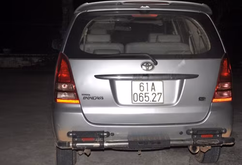 Chiếc xe Innova 7 chỗ các nghi phạm dùng để di chuyển.