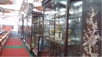 Ông trùm đất Kinh Bắc sở hữu cả những cánh rừng bên Lào, Campuchia với lượng gỗ lên đến hàng trăm vạn mét khối. Bên cạnh đó, Minh “sâm” còn thành lập cả một cảng riêng tại khu vực biển Hà Tiên để trung chuyển gỗ về đại bản doanh tại Bắc Ninh.