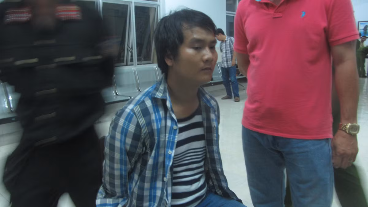 Như vậy, sau gần hai giờ cố thủ, nhóm giang hồ Bình Dương trên đã bị khống chế toàn bộ.