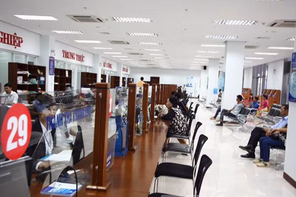 Khu vực tiếp nhận và giải quyết các thủ tục hành chính.