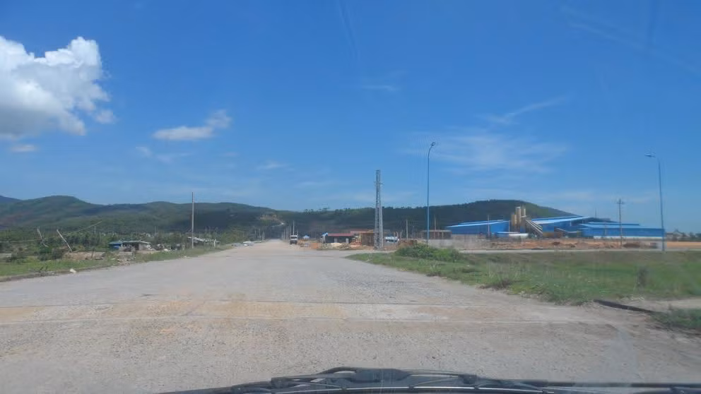 Tại khu công nghiệp Cảng Hòn La, tình hình cũng không khá hơn là mấy.