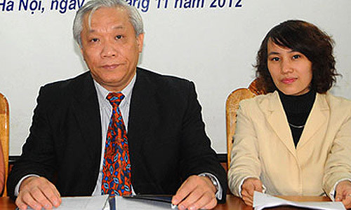 Chuyên gia tâm lý Bùi Nhài (bìa phải).