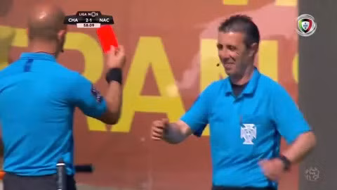 Trong tai bo do tran dau 3 phut de “giai quyet noi buon“-Hinh-2