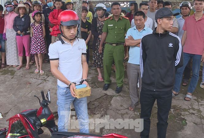 Phat hien ma tuy trong tui ca phe duoc gui tren xe khach