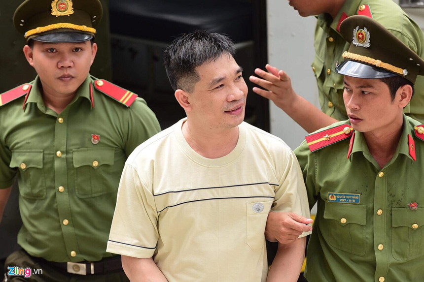 Nu cuoi cua Van Kinh Duong o toa va dua be khong chiu goi 'bo'