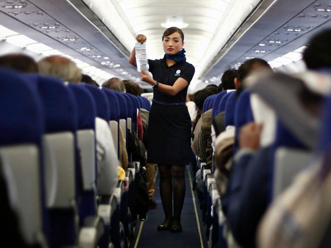 Tiep vien hang khong uoc rang co the noi 6 dieu sau voi hanh khach