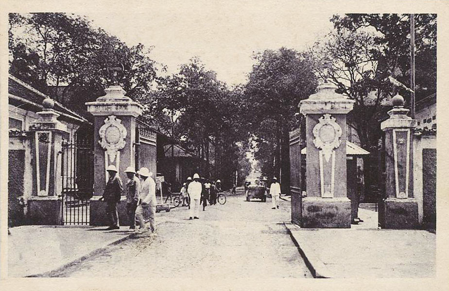 Cổng chính của Công xưởng Hải quân Ba Son đầu thế kỷ 20.