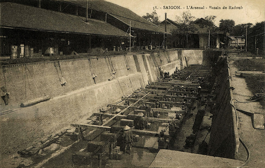 Ụ tàu nhỏ trong xưởng Ba Son.