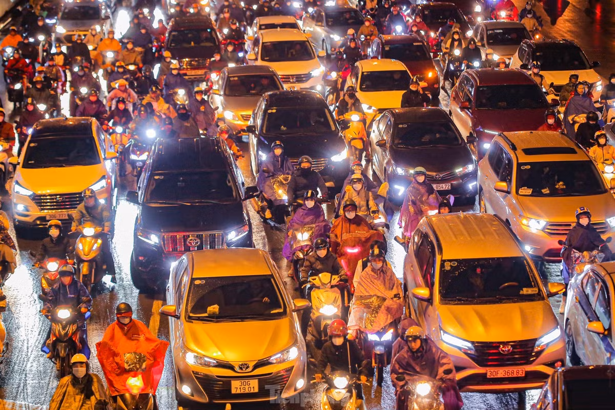 Dự báo hai ngày 29-30/12, miền Bắc tiếp tục rét đậm, rét hại, trời nhiều mây, có mưa, cảm giác giá buốt.