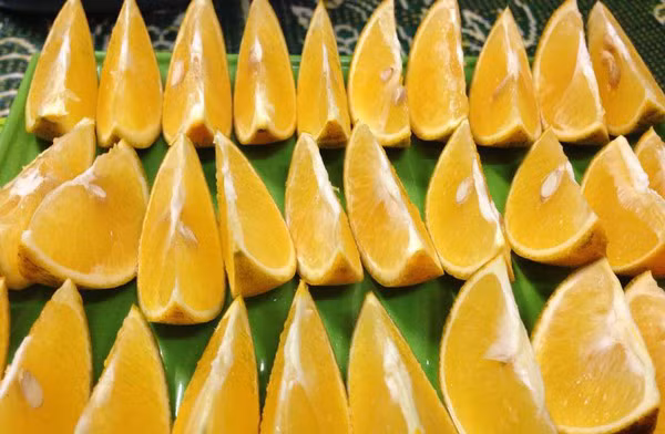 Cam tốt nhưng đại kỵ với 3 thực phẩm này Cam tot nhung dai ky voi 3 thuc pham nay