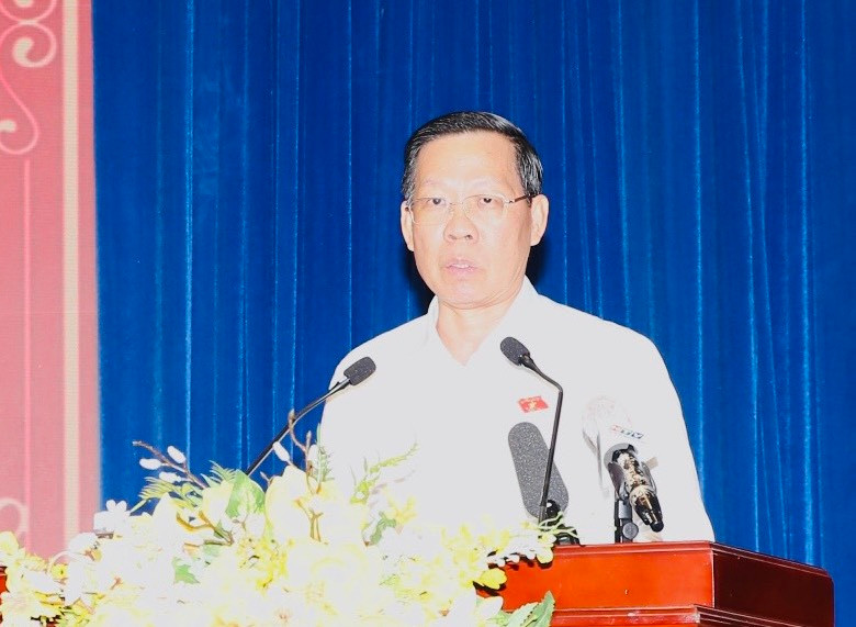 Chu tich TP HCM thong tin ve Metro so 1, du an chong ngap 10.000 ti