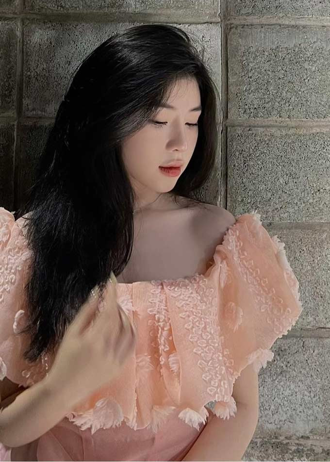 Số lượt theo dõi facebook của Hồng Nghi lên đến trên 10.000 người.