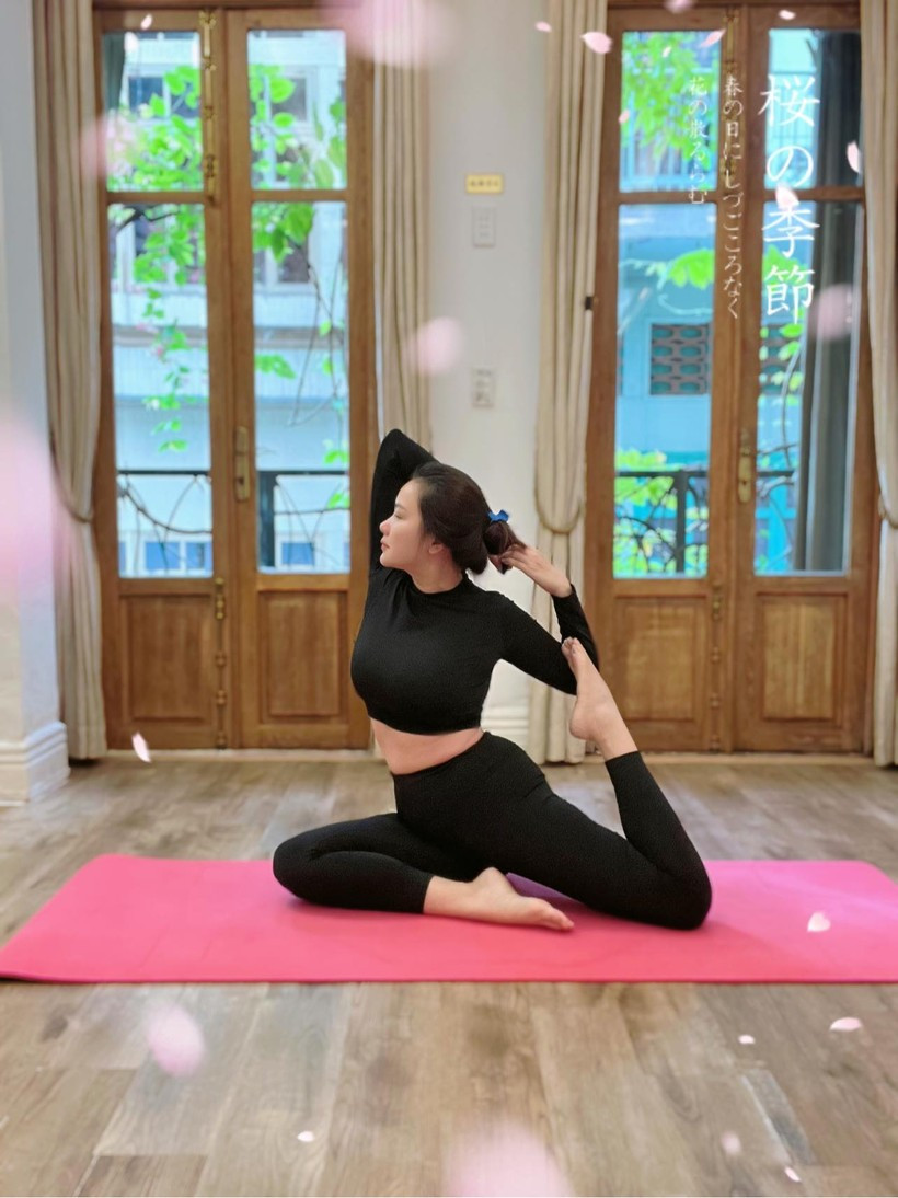 Ít ai biết, trước khi có được vẻ ngoài đẹp như hiện tại, Phan Như Thảo đã trải qua quá trình giảm cân cực khổ. Người đẹp từng 2 lần nhập viện vì đau dạ dày.