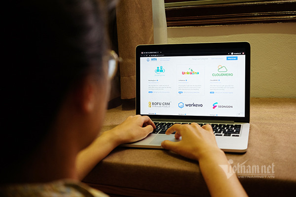 Bo TT&TT ra mat loat giai phap ho tro doanh nghiep mua Covid-19