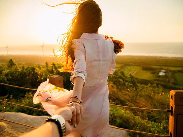 Cuoc doi chop mat da tan, 3 dieu can buong bo de co hanh phuc dich thuc-Hinh-2