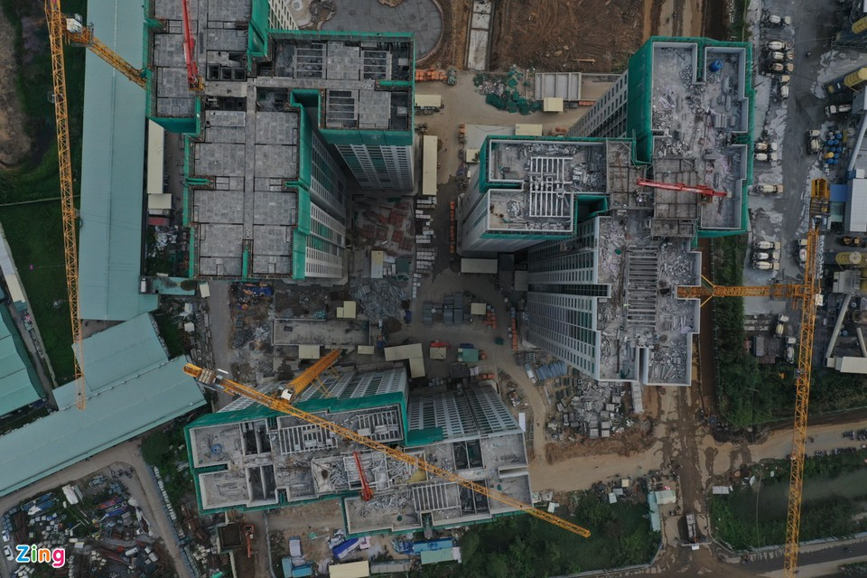 Đối với dòng sản phẩm căn hộ, các cụm chung cư S6, S7, S8, S9, S10 đang được gấp rút hoàn thiện và được kỳ vọng kịp bàn giao vào quý I/2022.