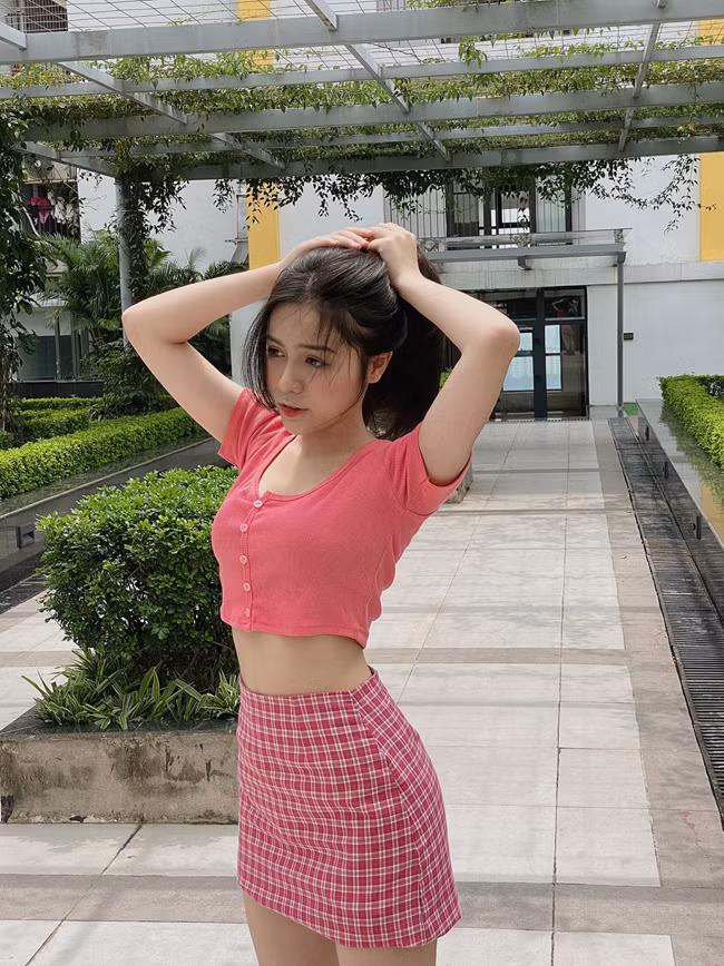 Với những bức hình thế này, ít ai biết, Trân Châu có chiều cao khá khiêm tốn. Cô cao vỏn vẹn 1m56.