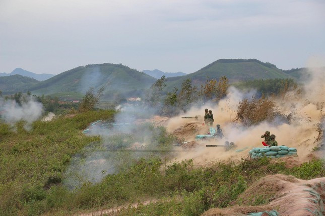 Can canh dien tap cua su doan bo binh chu luc Viet Nam-Hinh-8