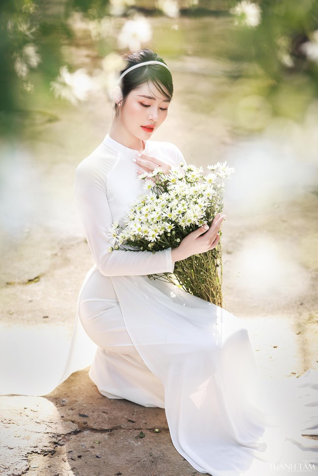 Tuy mới ‘lấn sân’ sang nghề make-up artist, song Giang nhận được rất nhiều sự ủng hộ từ các hot girl, mẫu ảnh quen mặt tại Hà Nội. 9X cho biết, đây chính là động lực để cô cố gắng và rèn luyện nhiều hơn.