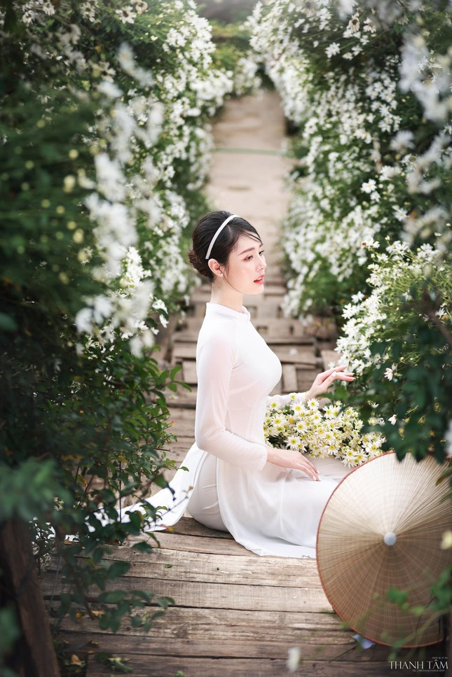 Giang quan điểm: “Sống như một đóa hoa, dù có tàn phai thì cũng đã từng rực rỡ”. 9X cho biết, cô không sợ làm sai, chỉ sợ bản thân chưa bao giờ cố gắng.