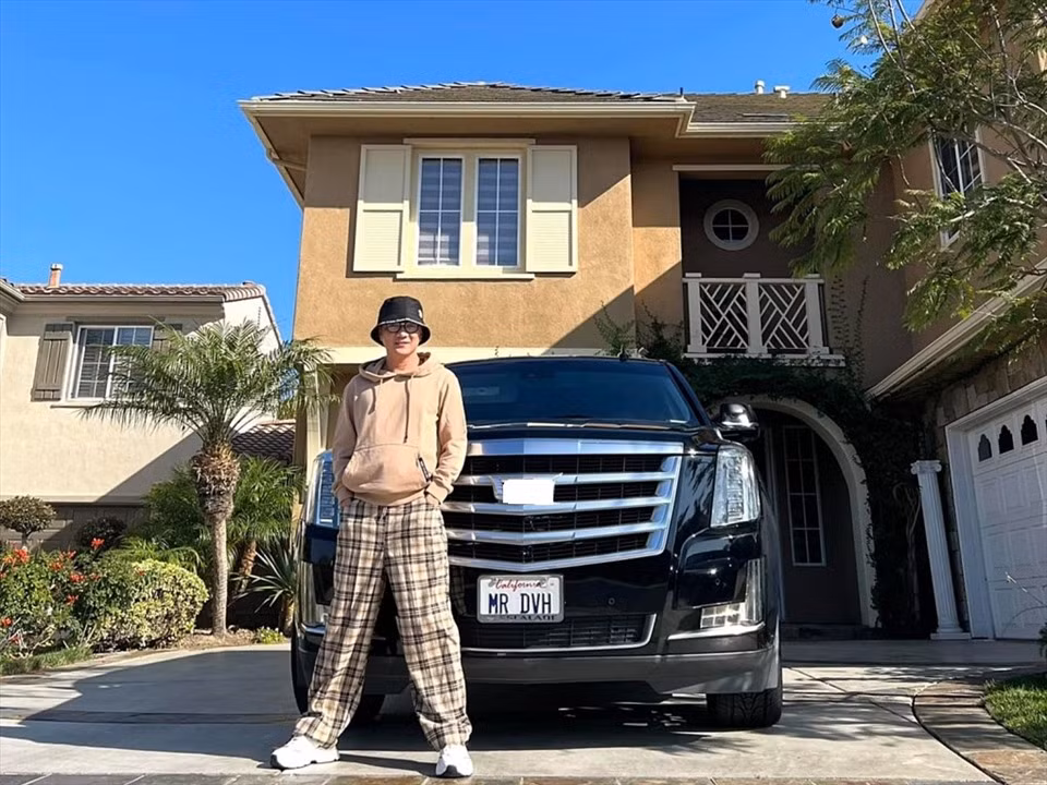 Dam Vinh Hung khoe khong gian song sang chanh khi luu dien o My