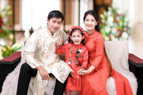 Vo doi thuc tre dep kin tieng cua chang Dai uy Tung trong “Mat na guong”-Hinh-6