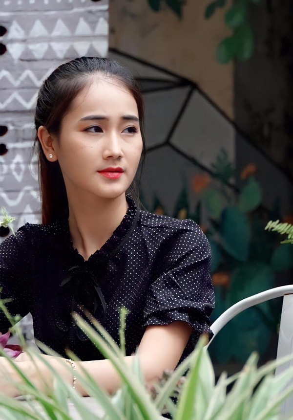 Vo doi thuc tre dep kin tieng cua chang Dai uy Tung trong “Mat na guong”-Hinh-4