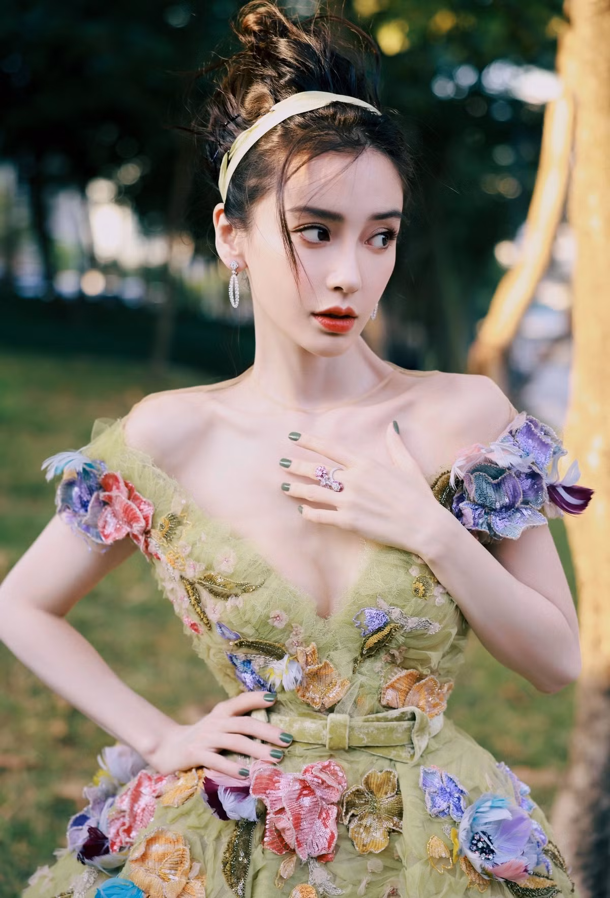 Cat-se va vi the cua Trieu Le Dinh, Dich Le Nhiet Ba-Hinh-8