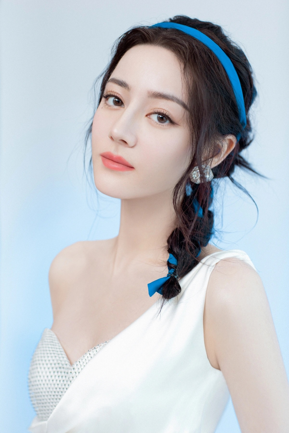 Cat-se va vi the cua Trieu Le Dinh, Dich Le Nhiet Ba-Hinh-2