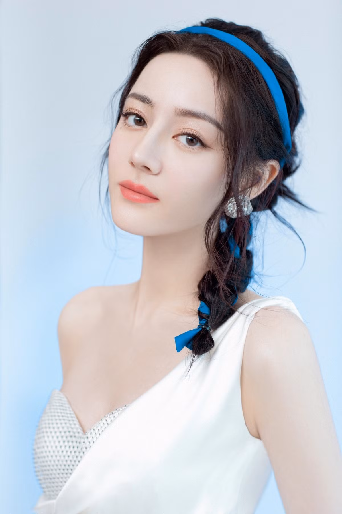 Cat-se va vi the cua Trieu Le Dinh, Dich Le Nhiet Ba-Hinh-2