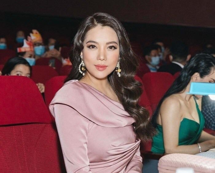 rước những nghi hoặc của dư luận, người đẹp chưa một lần lên tiếng thừa nhận.