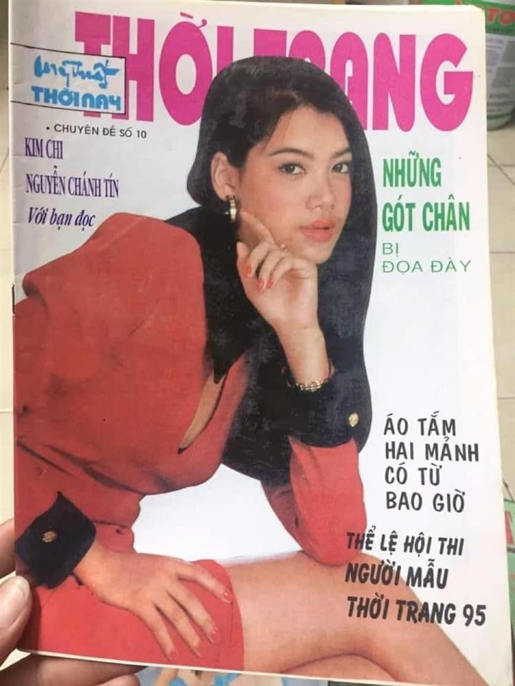 rương Ngọc Ánh 27 năm trước đã sở hữu vẻ ngoài xinh đẹp "trời phú" với gương mặt trái xoan, mọi đường nét đều hài hòa, thanh thoát. Dù chỉ trang điểm nhẹ nhưng cô vẫn khiến nhiều người trầm trồ vì dung nhan ấn tượng. Đây cũng là lí do góp phần giúp nữ diễn viên 7X thành công từ rất sớm.