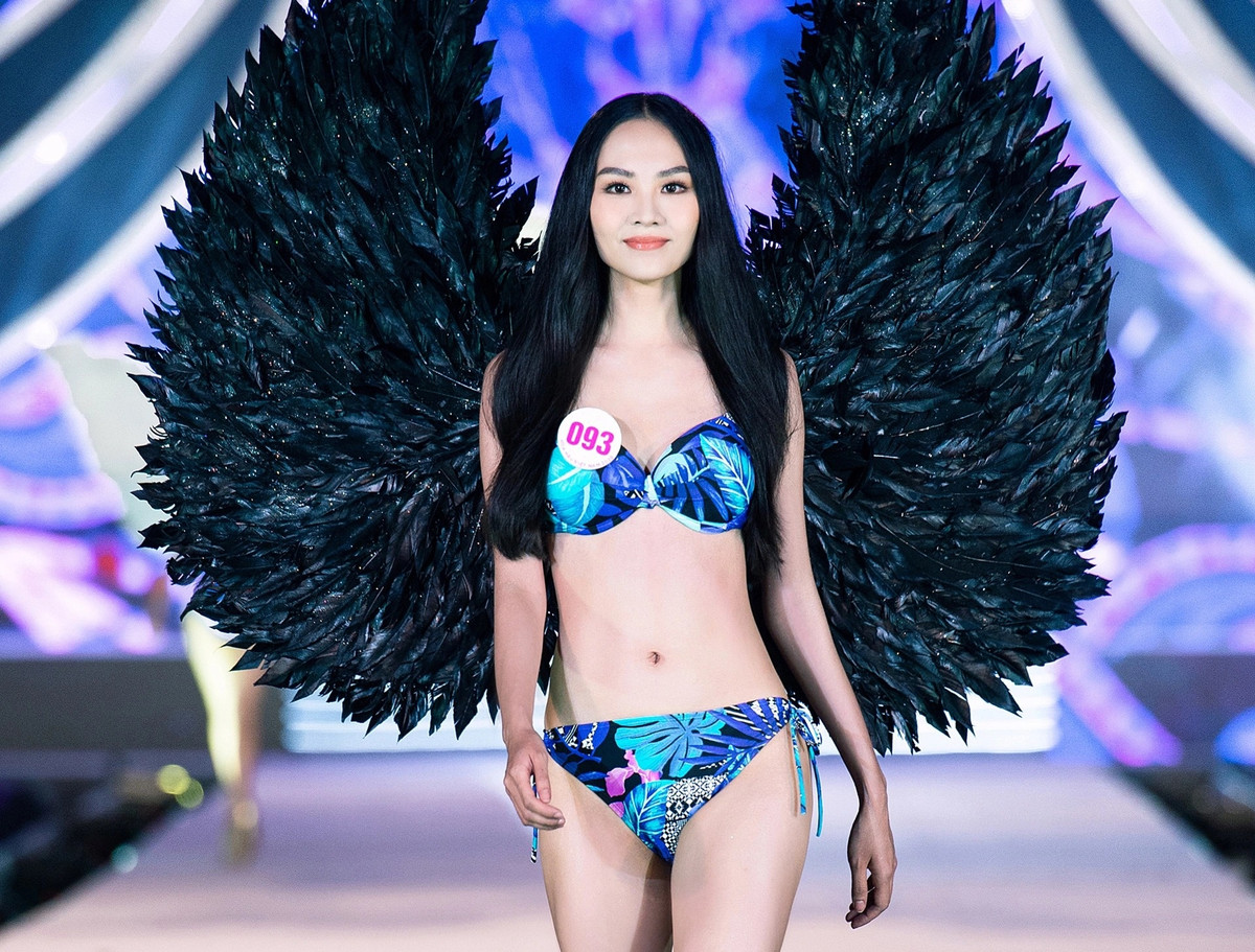 Theo ban tổ chức năm đó, Mai Phương cao 1,7 m cùng số đo ba vòng 82-63-92 cm. Trong loạt ảnh đời thường, cô là thí sinh có mặt mộc xinh xắn, nổi bật với làn da trắng, đường nét hài hòa. Tuy vậy, hình ảnh của người đẹp ở cuộc thi được đánh giá sắc sảo, quyến rũ hơn.