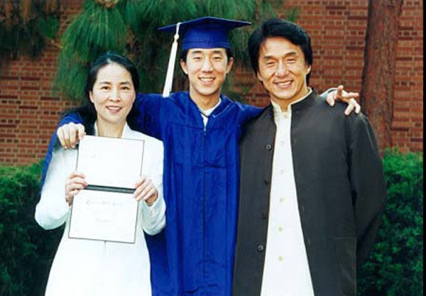 Hai con cua Thanh Long co cuoc song trai nguoc gay ngo ngang-Hinh-7