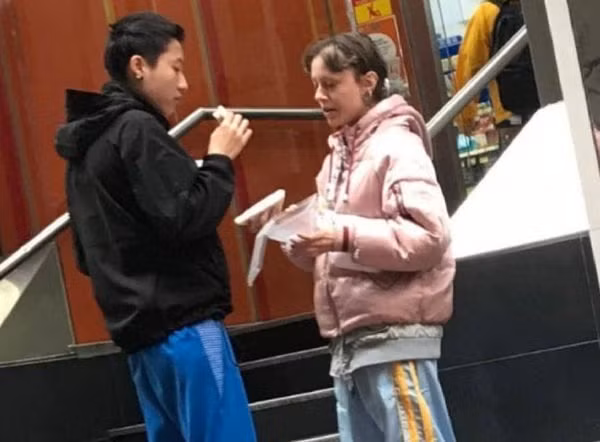 Hai con cua Thanh Long co cuoc song trai nguoc gay ngo ngang-Hinh-4