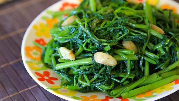 Rau xanh co 5 tac hai khung khiep neu an qua nhieu-Hinh-3