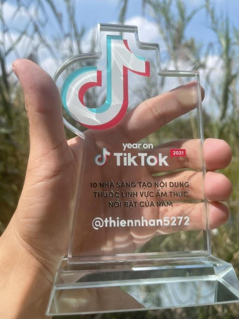 Thien Nhan Review: Nhung clip trieu view TikTok ve mien Tay dan da-Hinh-2