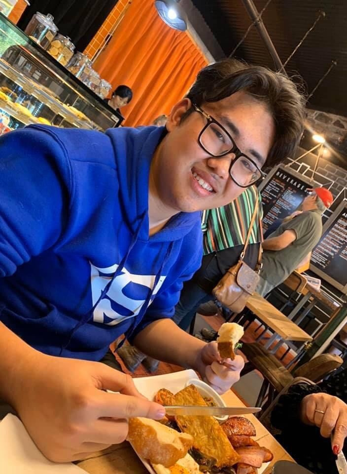 Tung nang 120 kg, chang trai 