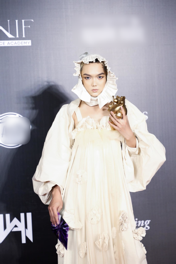 Pham Thoai va nhung lan “o de” kho quen tren tham do-Hinh-3