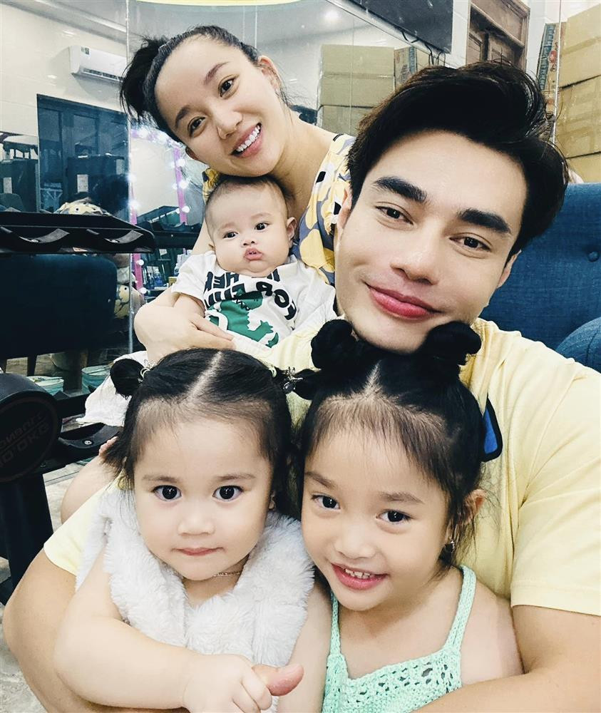 ự xuất hiện của quý tử nhỏ khiến hôn nhân của nam diễn viên càng thêm viên mãn. 