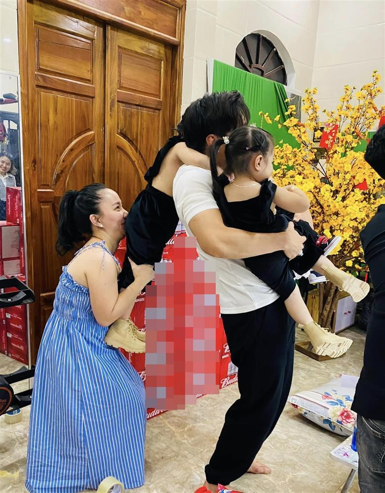 am diễn viên cũng tiết lộ hậu trường chụp ảnh hài hước khó ai ngờ.