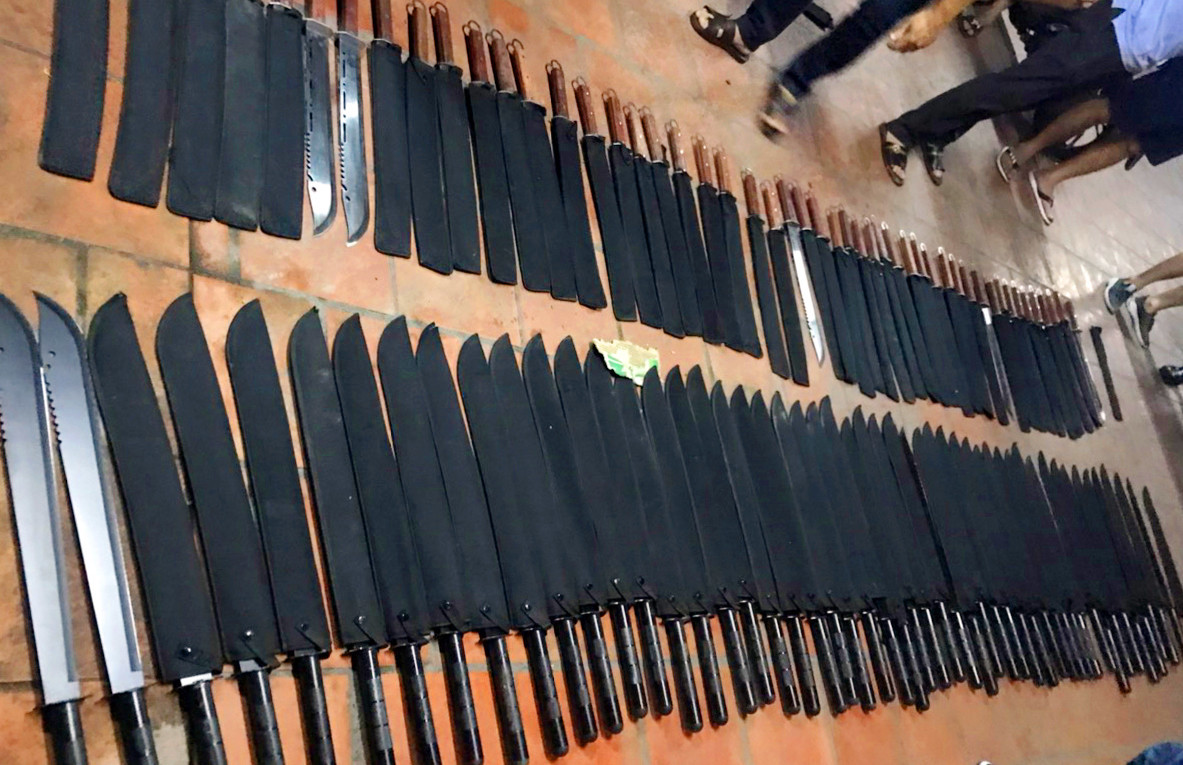 Nhieu tinh tiet bat ngo ve “ba trum” buon ban ca kho sung, dan-Hinh-3