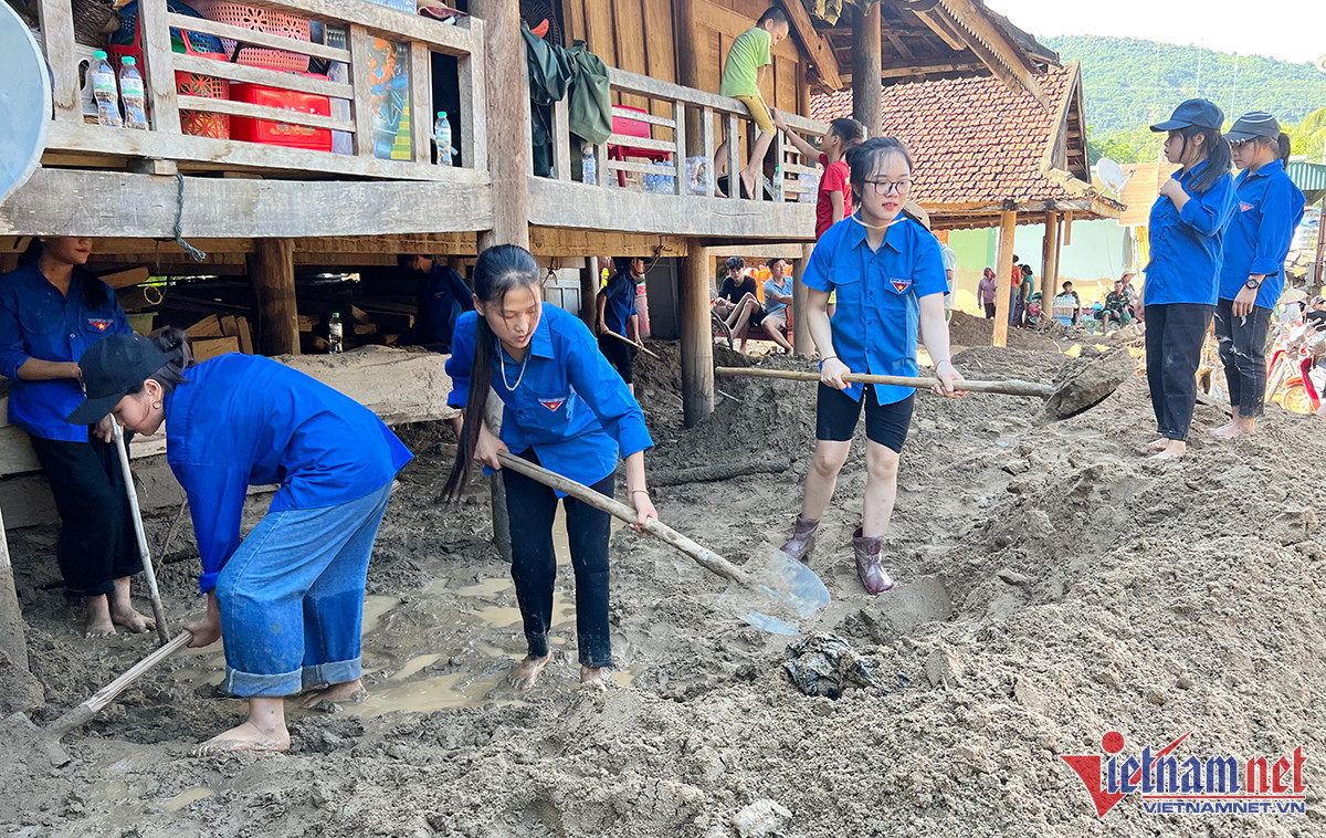Hang tram giao vien nghi day giup dan Ky Son khac phuc lu quet-Hinh-8