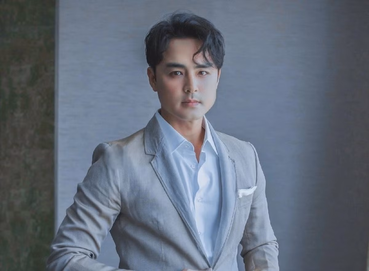 Nam diễn viên Minh Đạo sẽ diễn vai Đoàn Trí Hưng, là cháu nội đời sau của vợ chồng Đoàn Dự và Mộc Uyển Thanh trong tác phẩm Thiên long bát bộ. Kết thúc Hoa Sơn luận kiếm lần thứ nhất, Đoàn Trí Hưng trở thành một trong Thiên hạ ngũ tuyệt hiệu là Nam Đế, ông có võ công rất cao, nổi tiếng với tuyệt kỹ gia truyền Nhất dương chỉ.