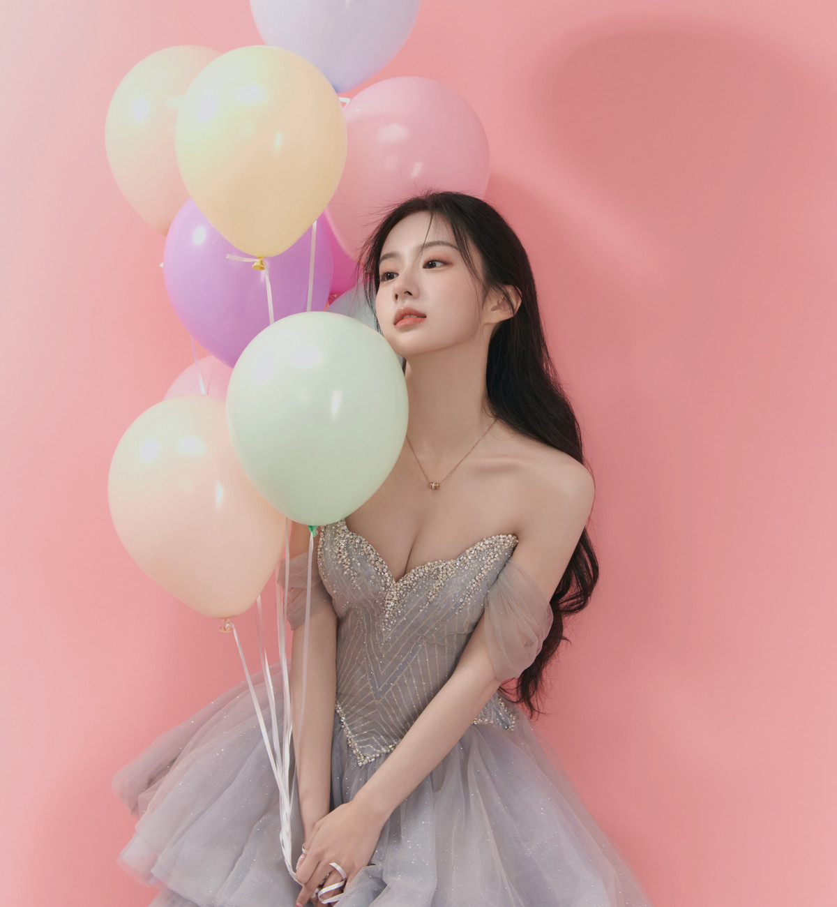 Tháng 6, bộ phim cổ trang nhạc kịch ngắn tập Hoa nở đêm trăng thu lên sóng trên đài truyền hình Mango tv. Trong phim, Bao Thượng Ân đảm nhiệm vai nữ chính Lý Táp Táp có ngoại hình đẹp, giỏi đàn tỳ bà. Khả năng diễn xuất tự nhiên, cuốn hút của nữ diễn viên sinh năm 2002 nhận được lời khen của khán giả.